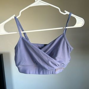 Bo+Tee Cross Over Sports Bra